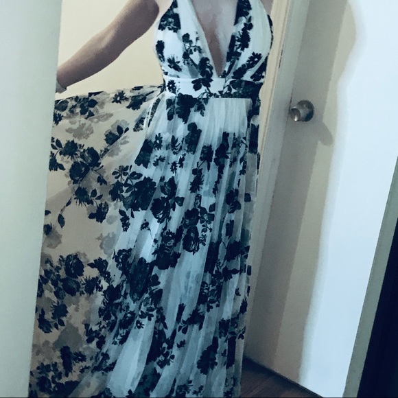 Showstopper! Velvet floral tulle maxi white dress - Picture 7 of 8